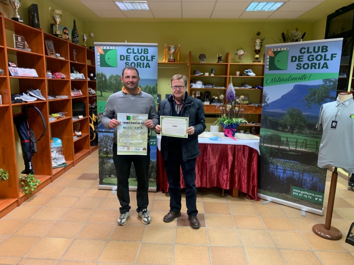 El Club de Golf Soria dona 560 euros a la Asociación Española Contra el Cáncer