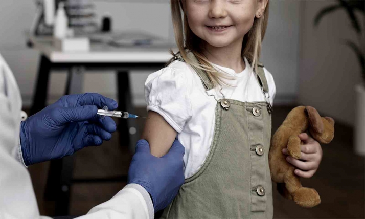 Castilla y León recibe hoy 54.000 vacunas pediátricas frente a la COVID-19