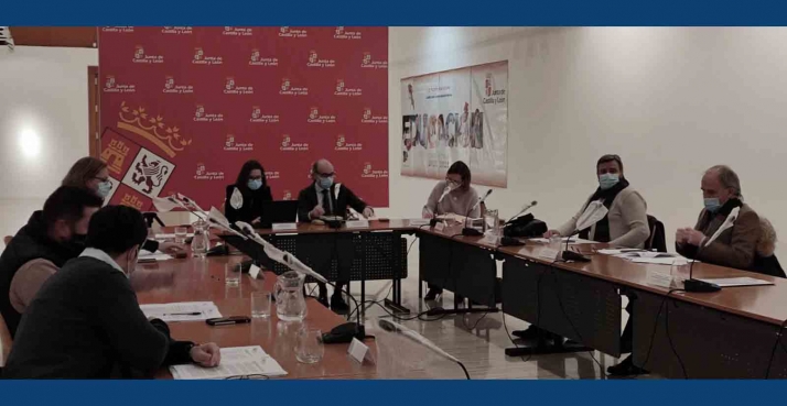 Analizan las propuestas de la Junta para reforzar el apoyo al deporte de alto nivel y a los clubes e impulsar el turismo activo y deportivo