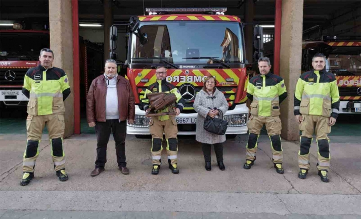 Los bomberos mejoran sus recursos con la adquisición de un cojín de salto para rescates en altura