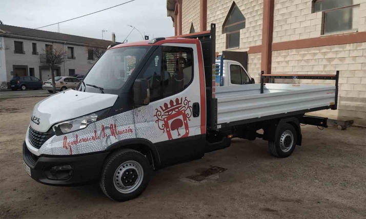Nuevo camión para la brigada de servicios de Almazán