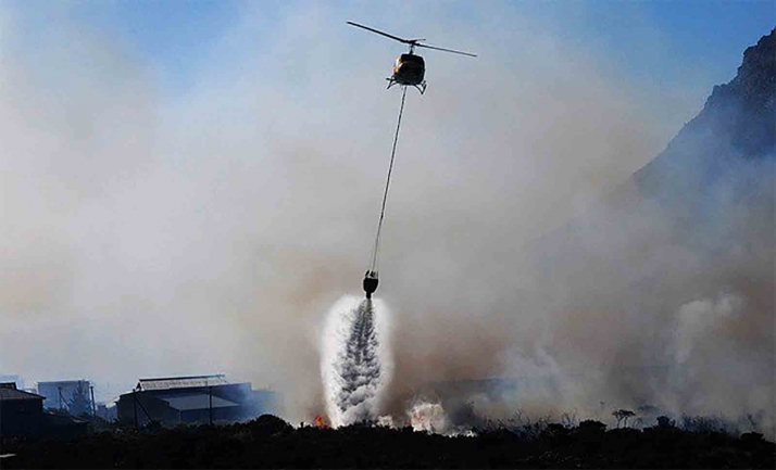  La Junta contrará, por 26,1 M&euro; 16 helicópteros para labores de extinción de incendios hasta 2025