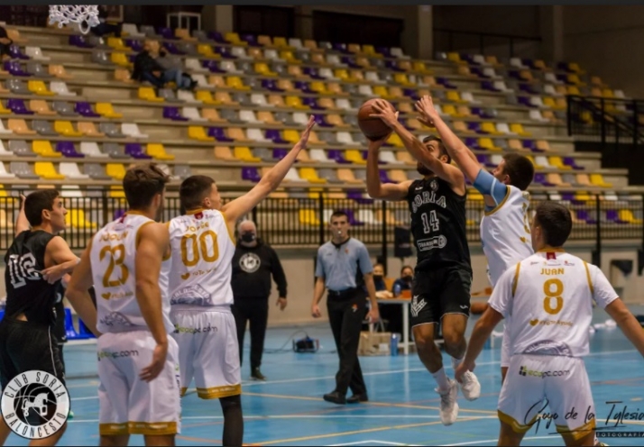 El Transler se vuelve con una derrota de su visita al Plásticos Durán de Salamanca (104-50)