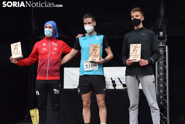 Galería: cientos de atletas en el VIII cross escolar y popular de la Dehesa