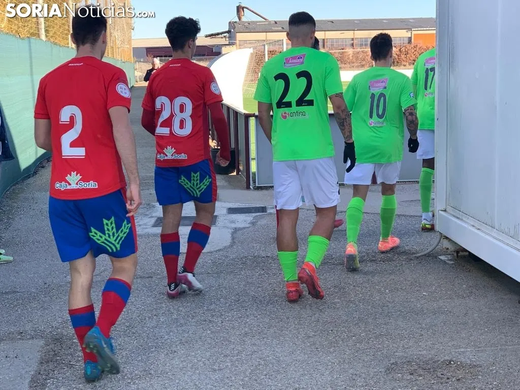 Foto 2 - La S.D. Almaz&aacute;n se lleva la fiesta del f&uacute;tbol soriano por 1-3