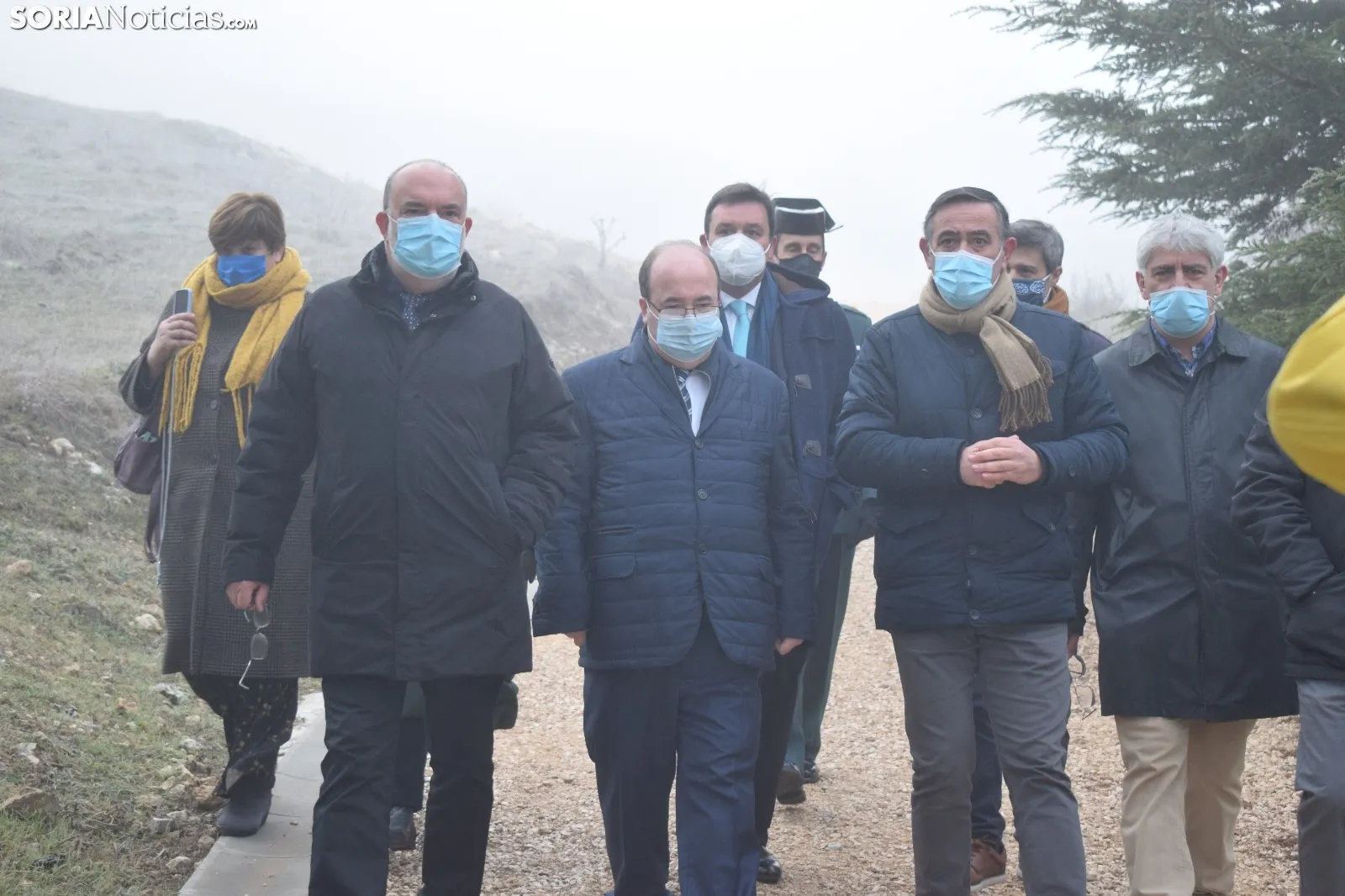 El ministro Iceta visita el Castillo de Osma en su paso por Soria
