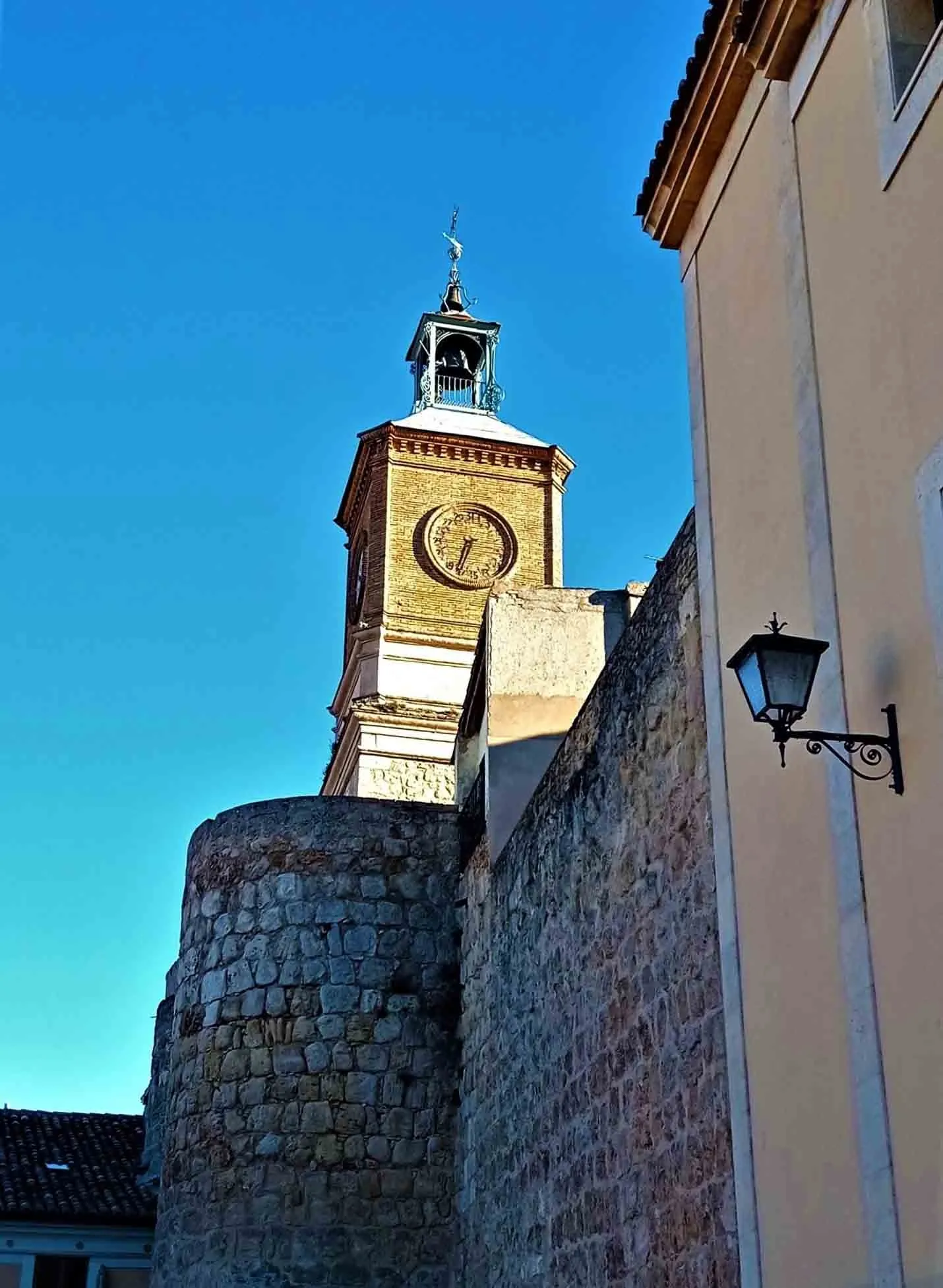 Una de las caras de la torre. /OTA