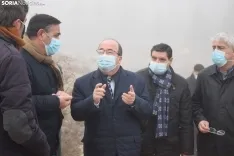 El ministro Iceta visita el Castillo de Osma en su paso por Soria