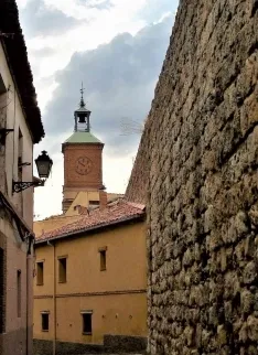 Una de las caras de la torre. /OTA