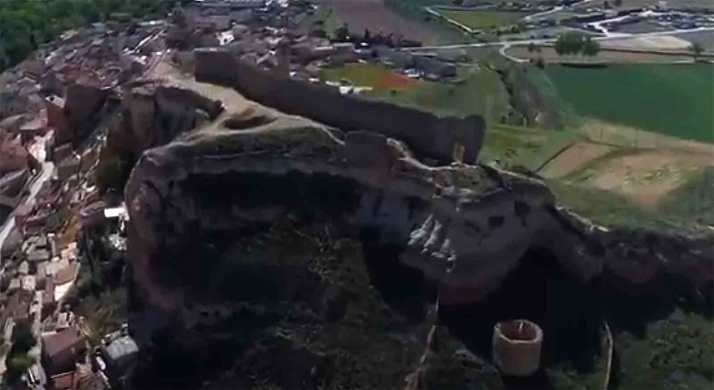 Excavaciones en el castillo de San Esteban descubren vestigios tardomedievales 