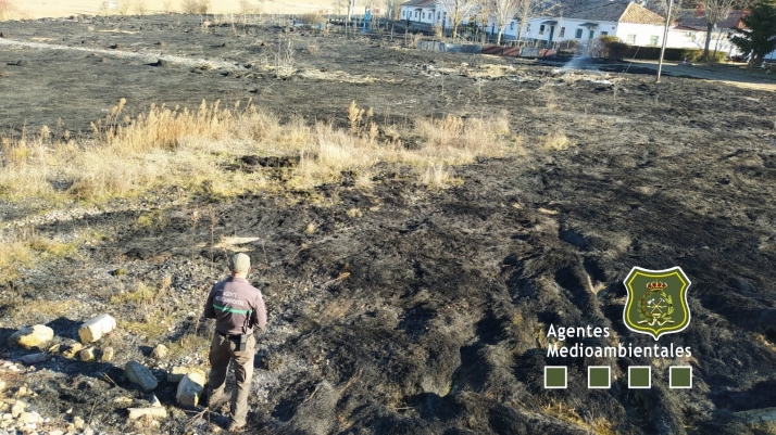 Sequía invernal: Arden tres hectáreas de pasto en Torralba del Moral