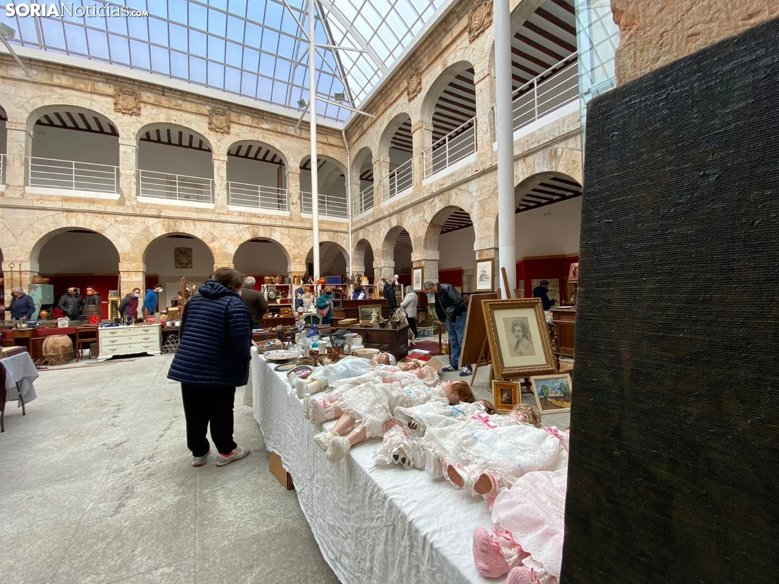 El alcalde Antonio Pardo y el teniente alcalde Luis Cuesta en la inauguración de la I Feria de Antigüedades de El Burgo de Osma