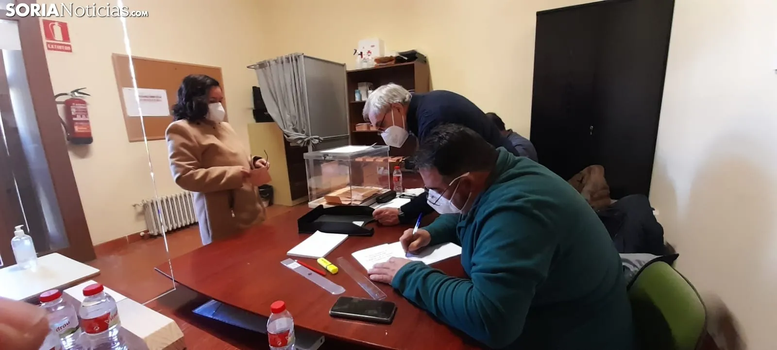 Foto 11 - Galer&iacute;a de im&aacute;genes: as&iacute; se ha votado en los pueblos de la provincia