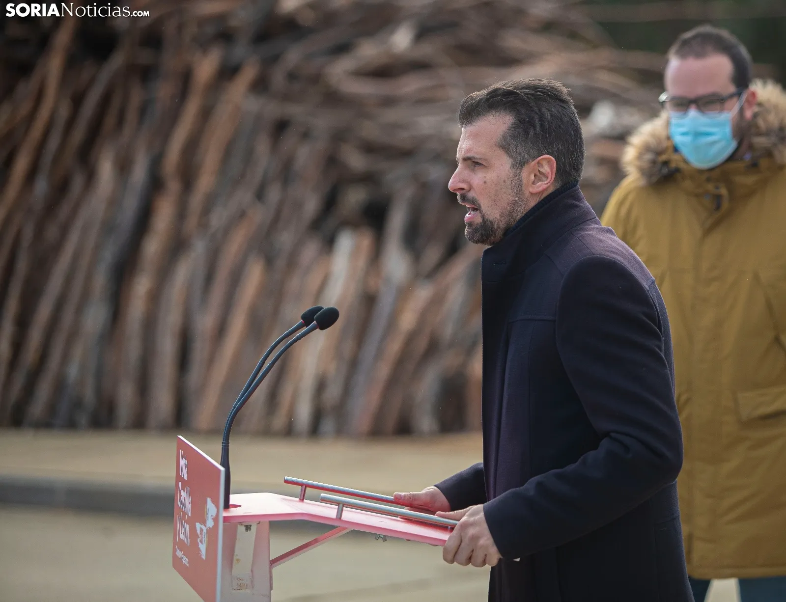 Una imagen de la presencia del líder socialista en Pinares este martes. /Julián García