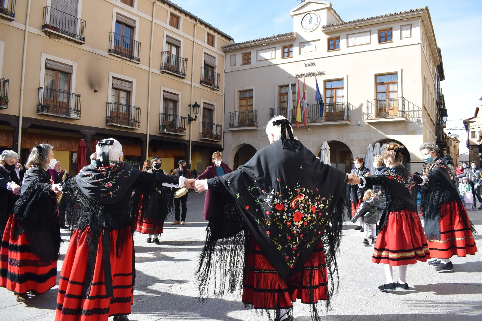Foto 17 - FOTOS: Las mujeres de San Esteban celebran Santa &Aacute;gueda