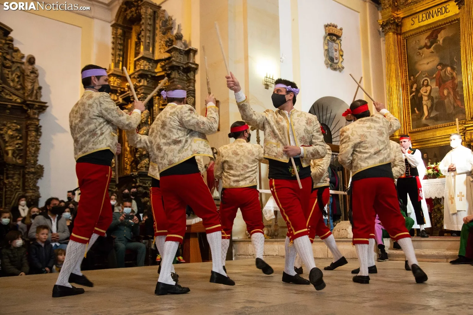 Danzas del Paloteo / María Ferrer