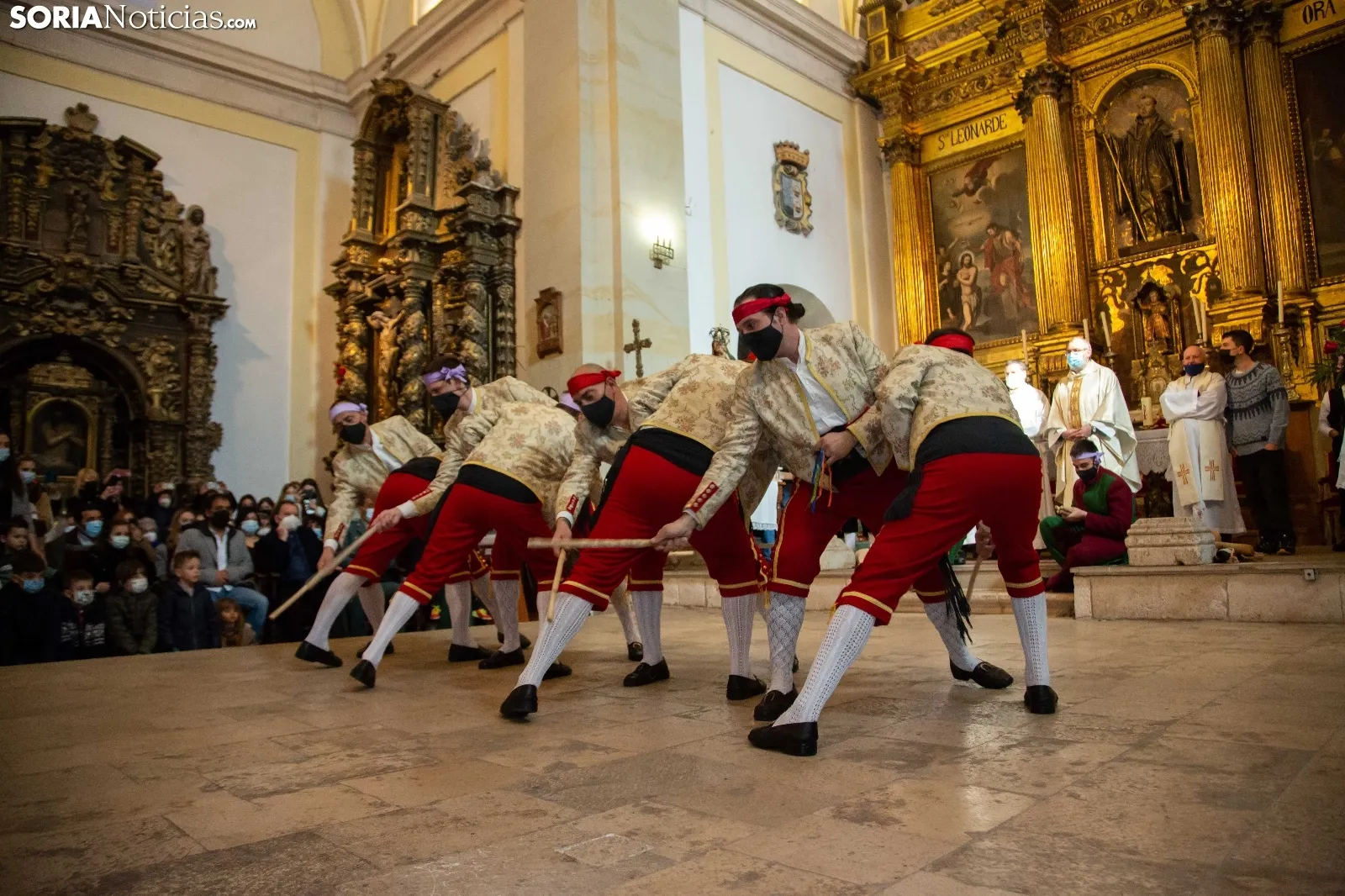 Danzas del Paloteo / María Ferrer