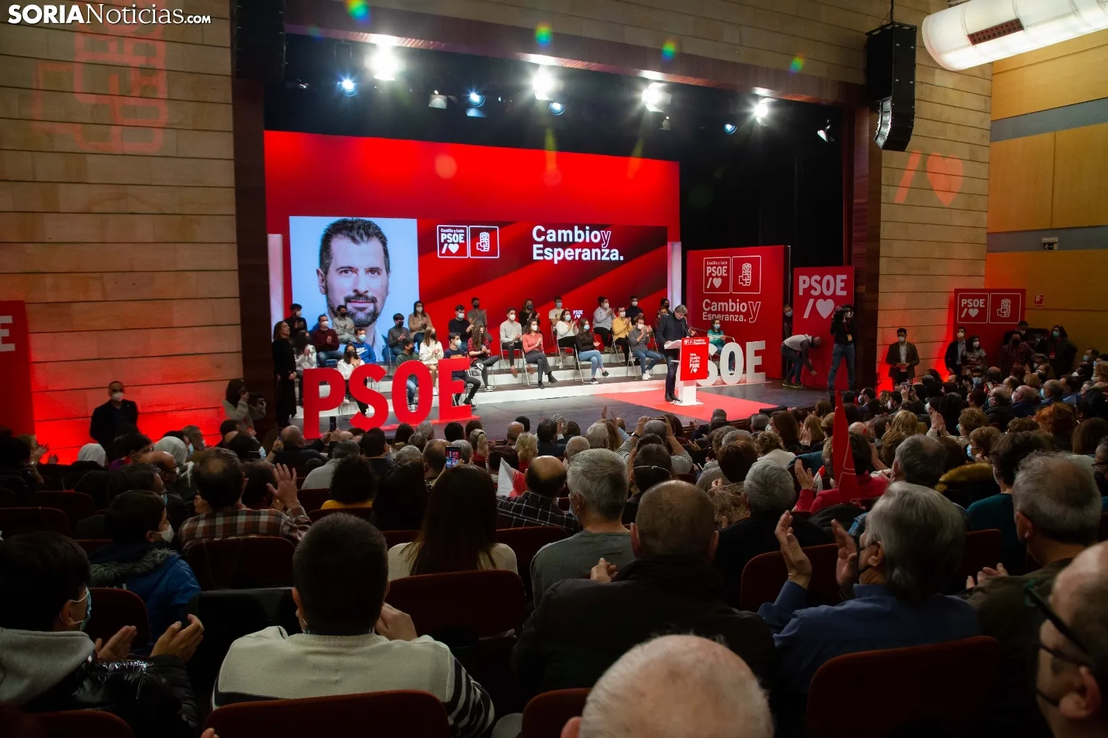 Foto 15 - El llenazo del PSOE en Soria con Pedro S&aacute;nchez, en im&aacute;genes