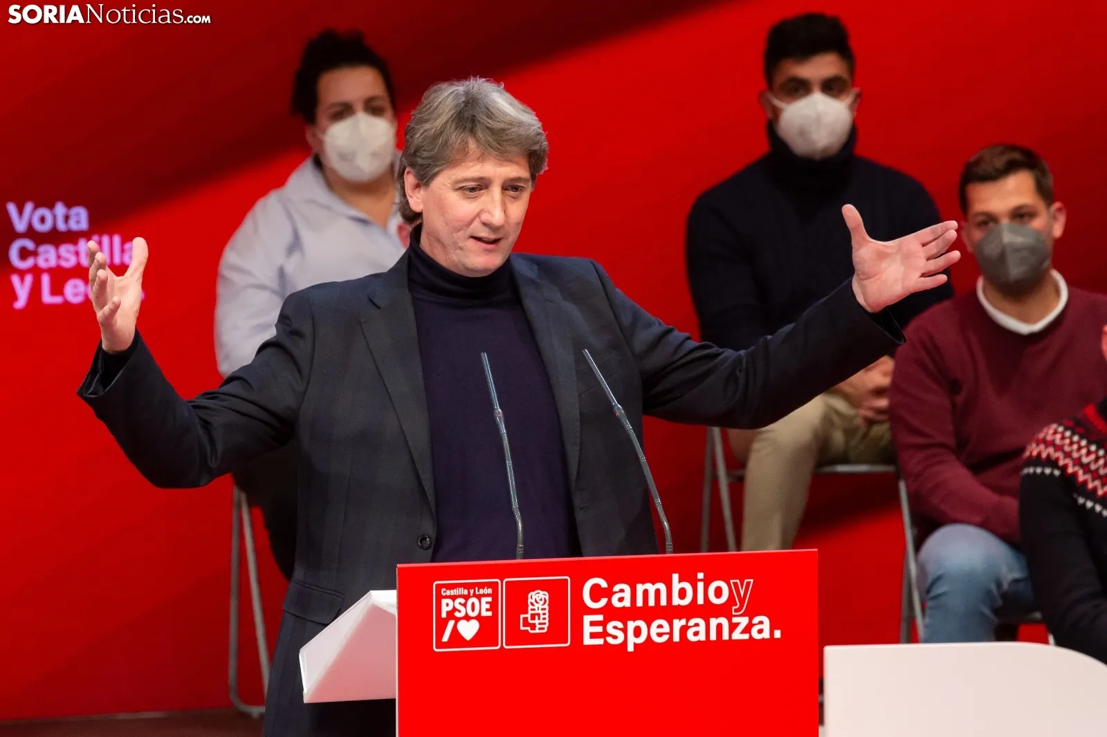 Foto 18 - El llenazo del PSOE en Soria con Pedro S&aacute;nchez, en im&aacute;genes