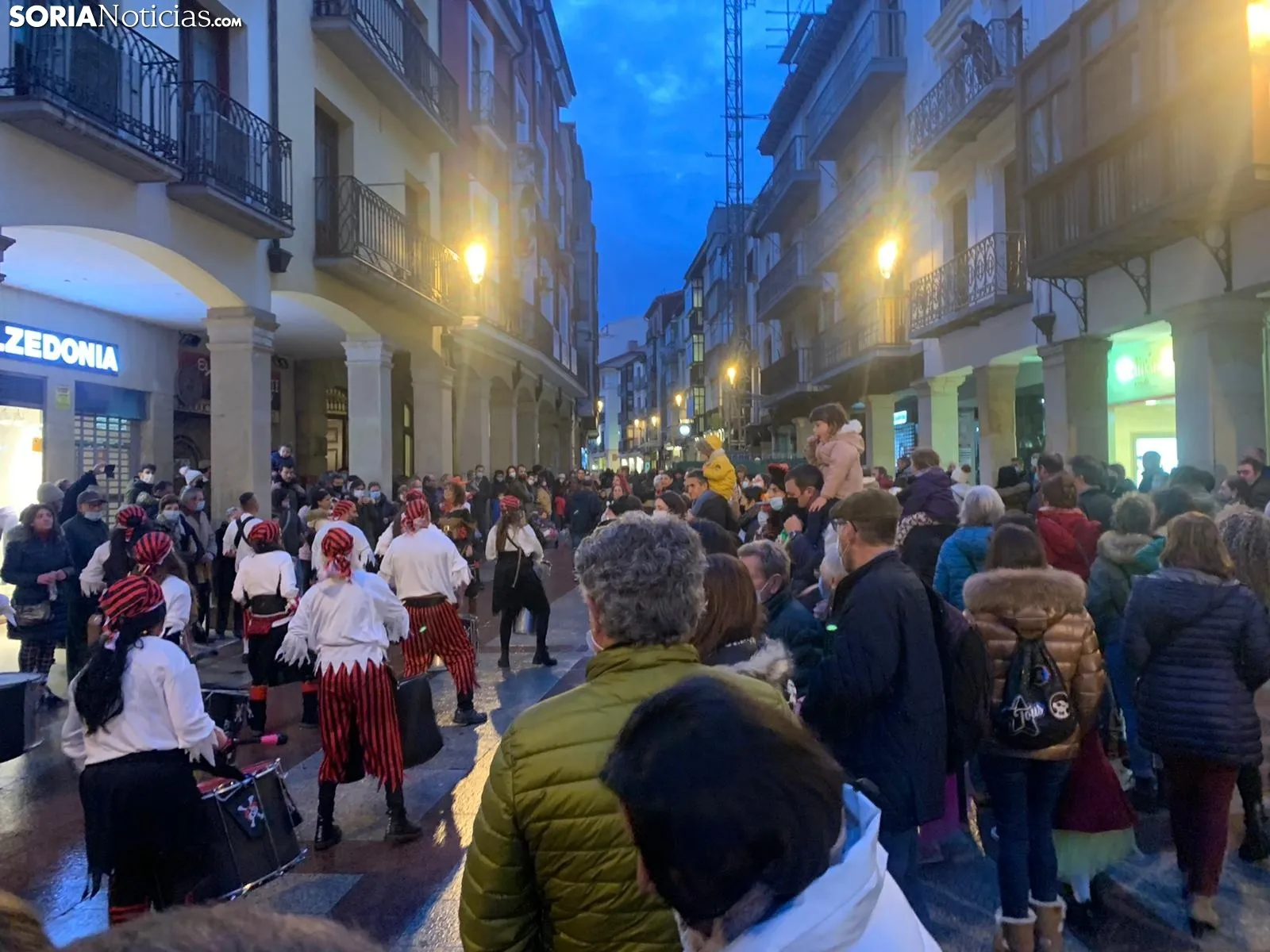 Foto 17 - Galer&iacute;a y v&iacute;deo: el centro de Soria disfruta del Carnaval al ritmo de batucadas con enorme expectaci&oacute;n