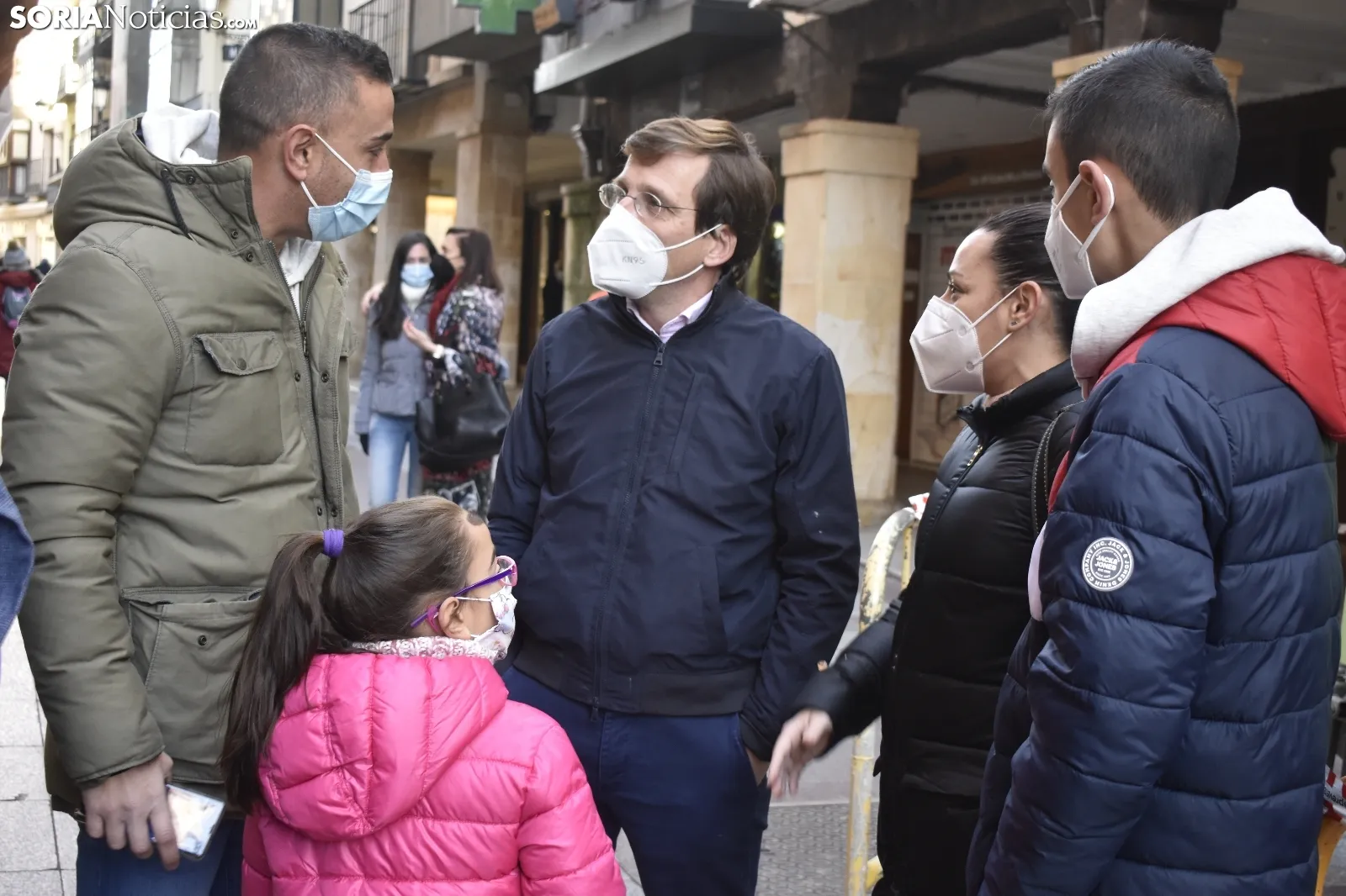 Almeida apoya al PP de Soria en la campaña electoral. 