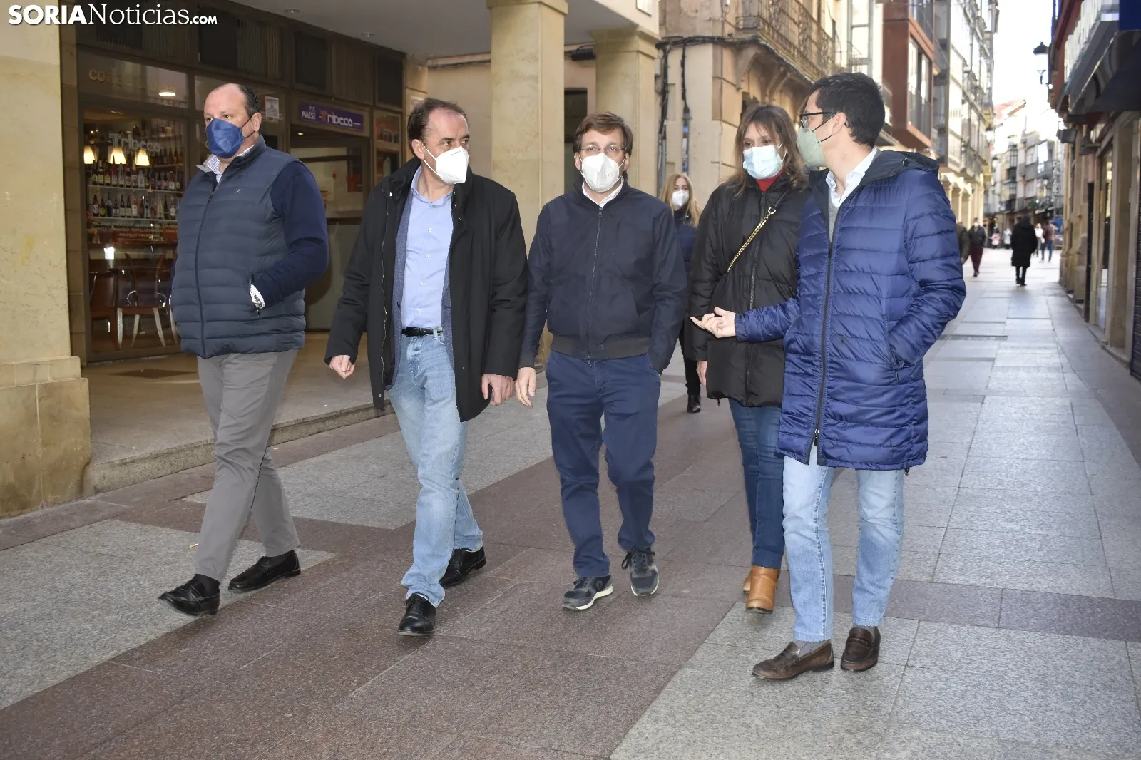 Almeida apoya al PP de Soria en la campaña electoral. 