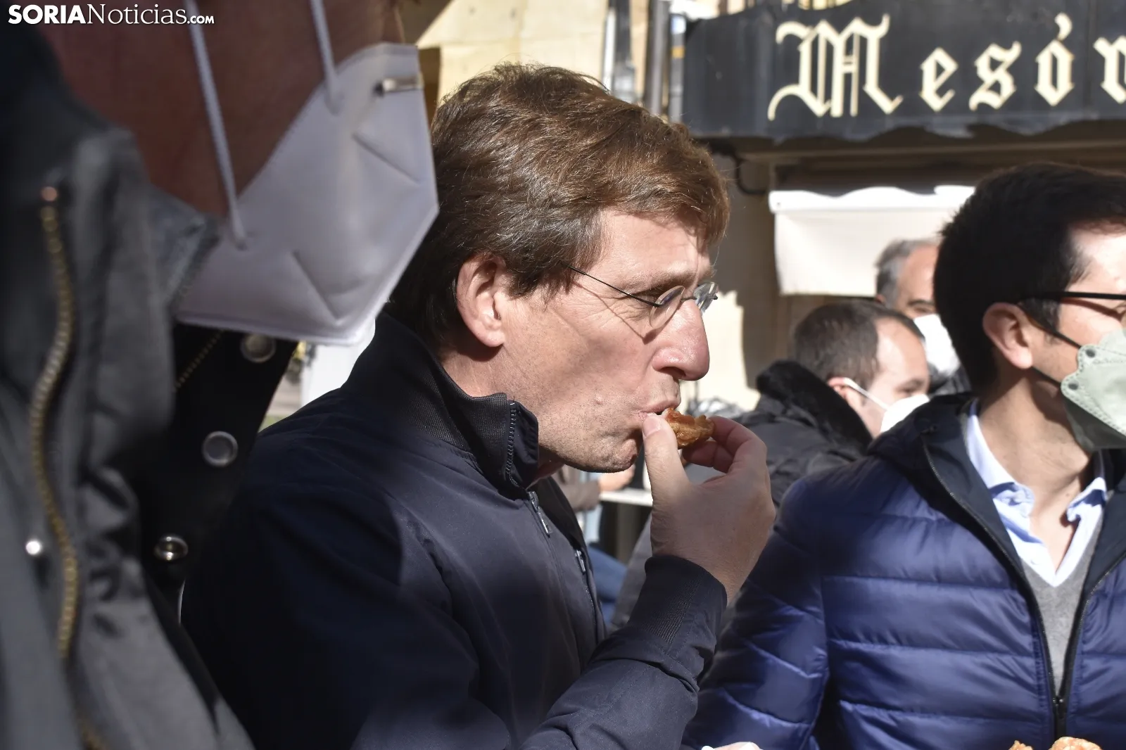 Almeida apoya al PP de Soria en la campaña electoral. 