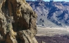 El cedro  a la izquierda, en un roquedo del área del Teide. /UVa