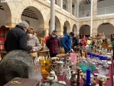 El alcalde Antonio Pardo y el teniente alcalde Luis Cuesta en la inauguración de la I Feria de Antigüedades de El Burgo de Osma
