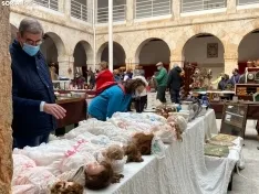 El alcalde Antonio Pardo y el teniente alcalde Luis Cuesta en la inauguración de la I Feria de Antigüedades de El Burgo de Osma