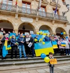 Foto 4 - Al grito de &ldquo;No a la guerra&rdquo; cerca de 400 sorianos han mostrado su apoyo a Ucrania