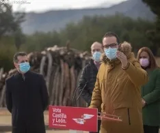 Una imagen de la presencia del líder socialista en Pinares este martes. /Julián García