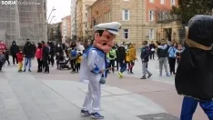 Desfile de Gigantes y Cabezudos en Soria por Carnaval.