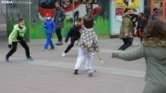 Desfile de Gigantes y Cabezudos en Soria por Carnaval.