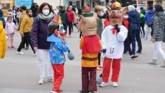 Desfile de Gigantes y Cabezudos en Soria por Carnaval.