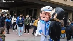 Desfile de Gigantes y Cabezudos en Soria por Carnaval.