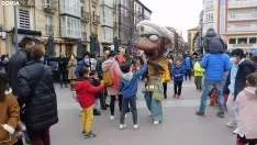 Desfile de Gigantes y Cabezudos en Soria por Carnaval.