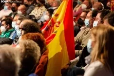 El PP pasa al ataque a dos bandas / María Ferrer