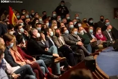 El PP pasa al ataque a dos bandas / María Ferrer