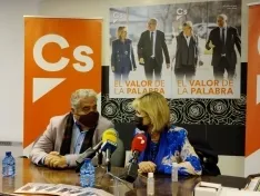 Foto 3 - Casado defiende en Soria su reordenaci&oacute;n sanitaria y advierte al PP: &ldquo;Ning&uacute;n voto vale una vida&rdquo; 