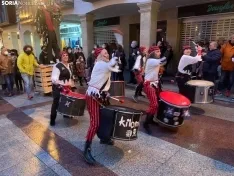 Foto 4 - Galer&iacute;a y v&iacute;deo: el centro de Soria disfruta del Carnaval al ritmo de batucadas con enorme expectaci&oacute;n