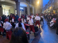 Foto 5 - Galería y vídeo: el centro de Soria disfruta del Carnaval al ritmo de batucadas con enorme expectación