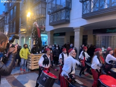Foto 2 - Galería y vídeo: el centro de Soria disfruta del Carnaval al ritmo de batucadas con enorme expectación