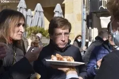 Almeida apoya al PP de Soria en la campaña electoral. 