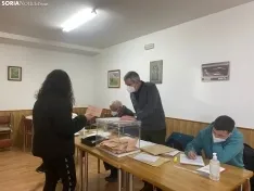 Foto 41 - Galer&iacute;a de im&aacute;genes: as&iacute; se ha votado en los pueblos de la provincia