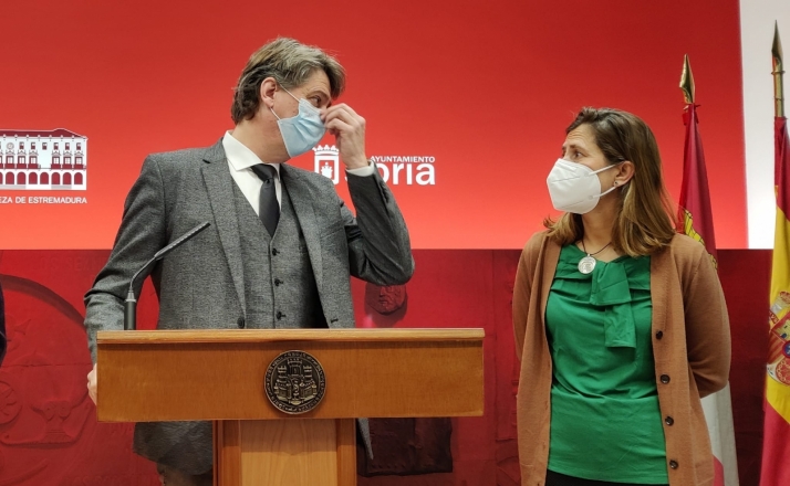 Sanz y Mínguez, hoy, durante la despedida.