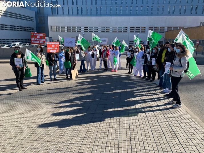 La ley de seguridad o la reducci&oacute;n de horas, peticiones de la concentraci&oacute;n en el Santa B&aacute