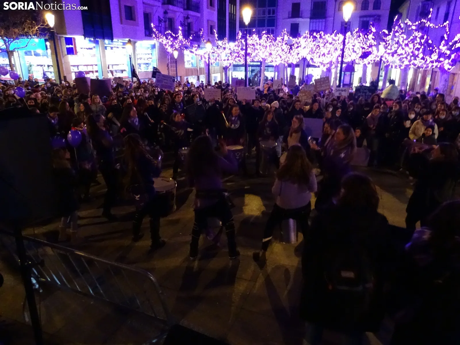 Foto 13 - GALER&Iacute;A: Soria, feminista, clama en violeta