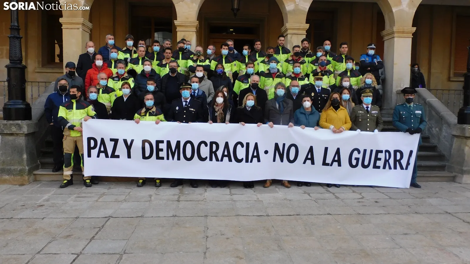 Foto 12 - Las instituciones sorianas mandan su apoyo a Ucrania a trav&eacute;s de la concentraci&oacute;n de FEMP