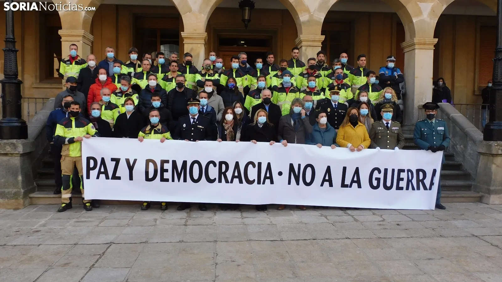 Foto 10 - Las instituciones sorianas mandan su apoyo a Ucrania a trav&eacute;s de la concentraci&oacute;n de FEMP